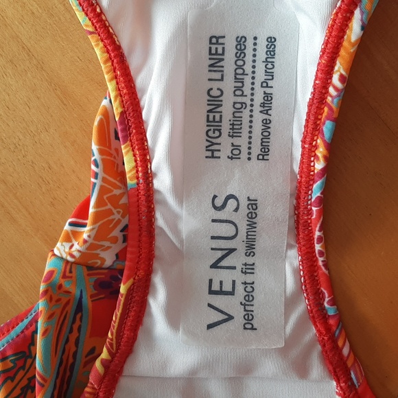 NWOT Venus bikini bottoms with free bonus top. - Picture 3 of 5
